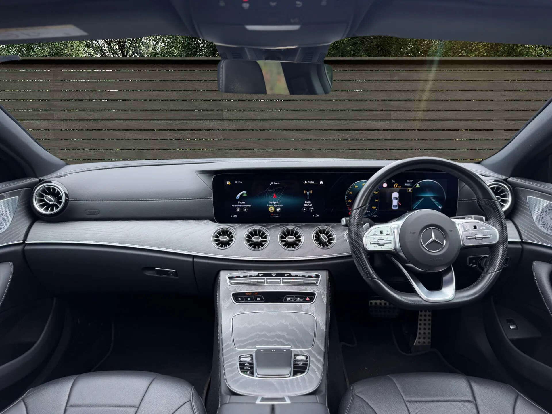 Mercedes-Benz CLS view 4