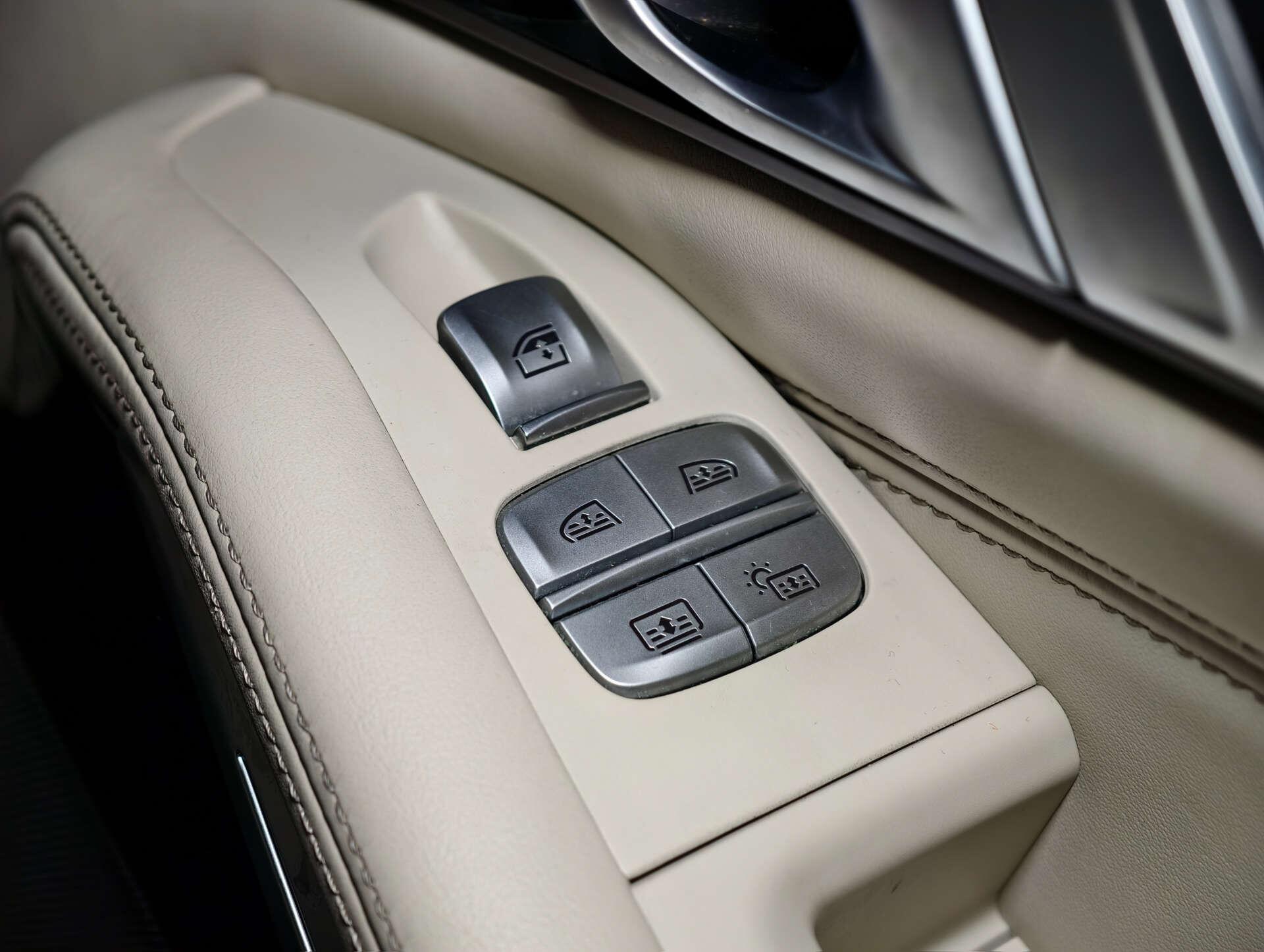 BMW X7 view 34