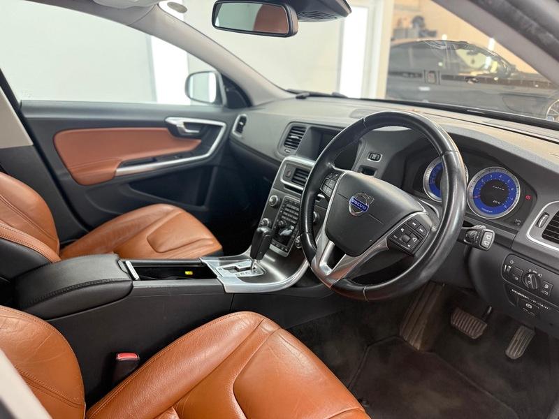 2011 Volvo V60 image 16