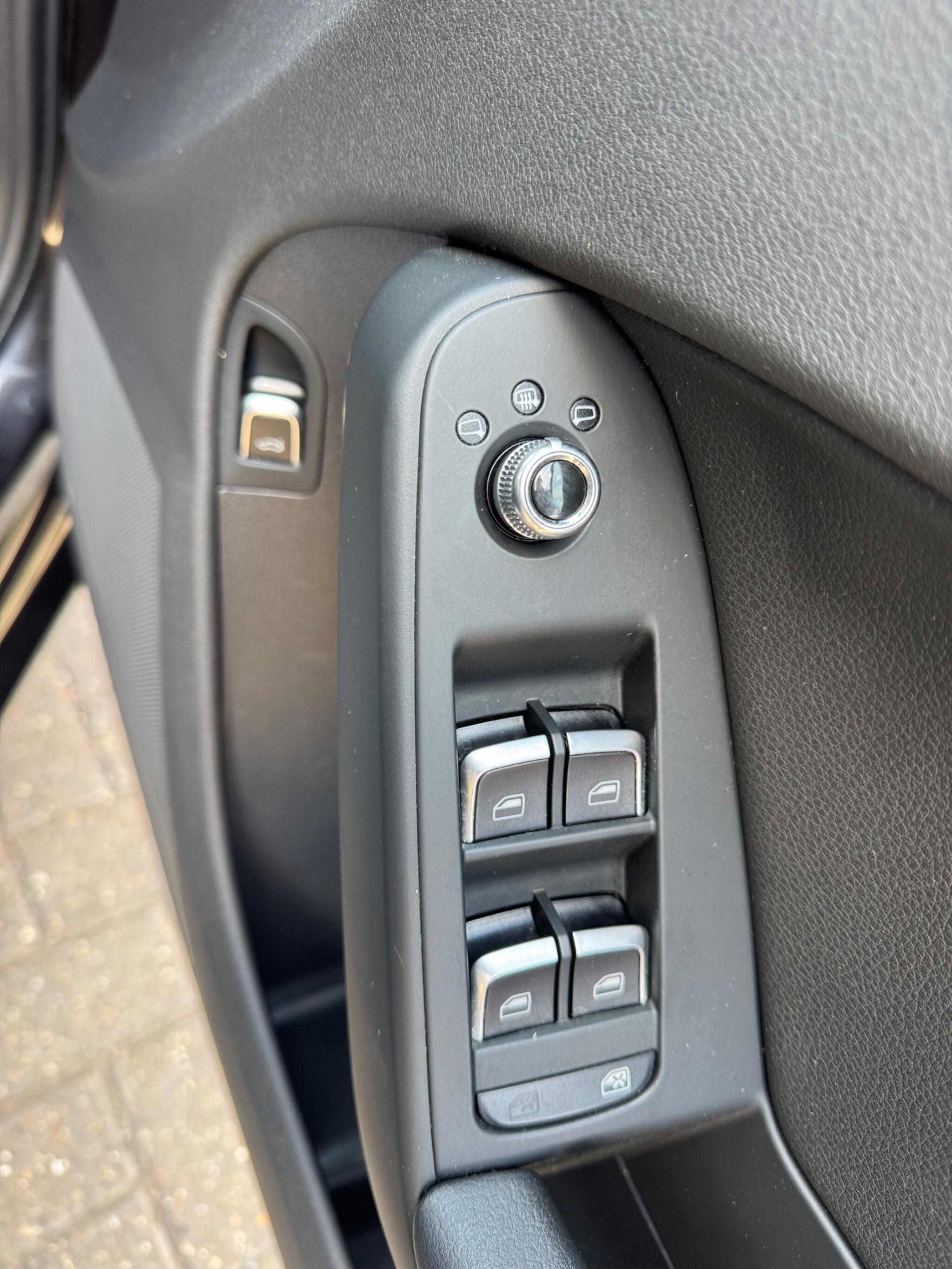 Audi A4 view 21