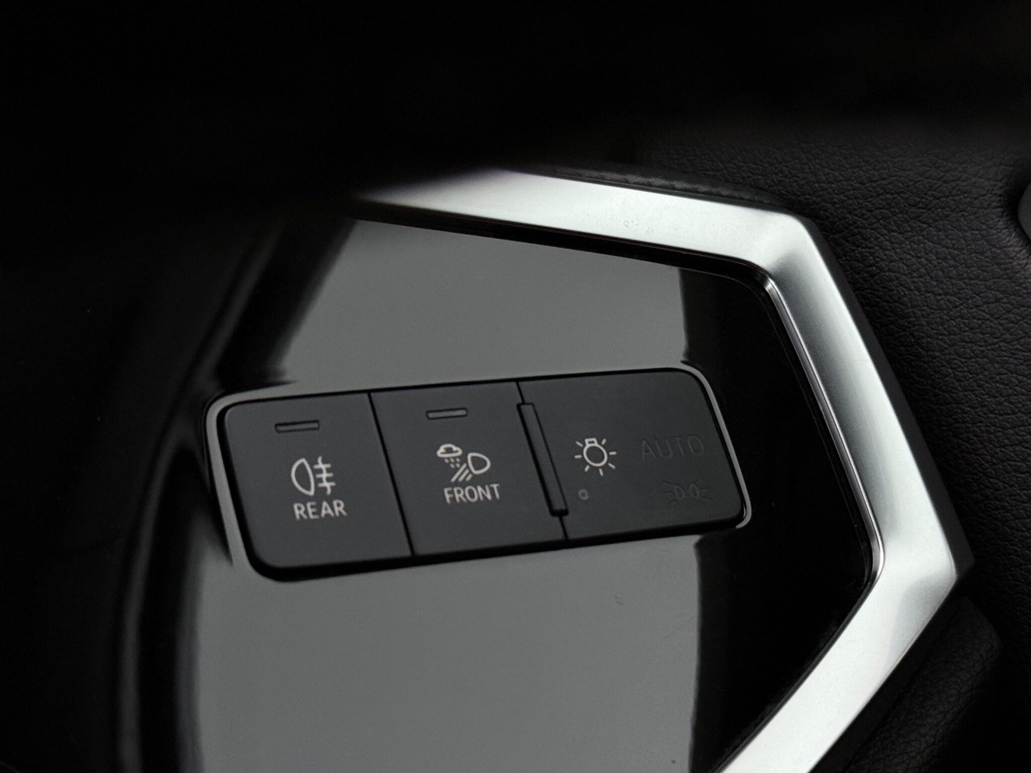 Audi Q3 view 21