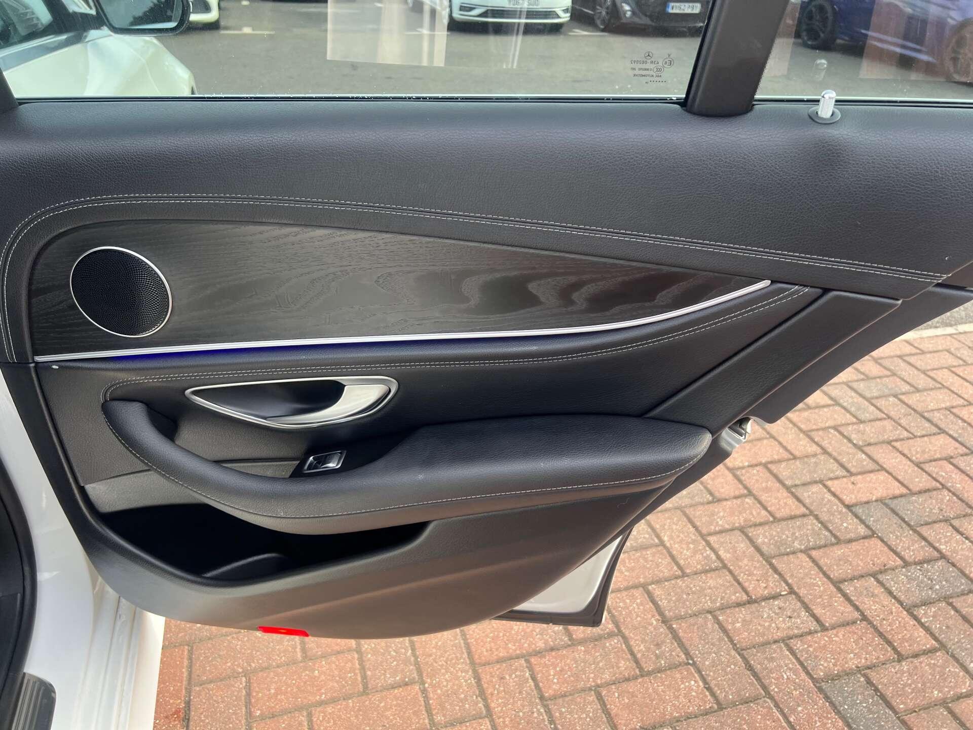 Mercedes-Benz E-Class view 47