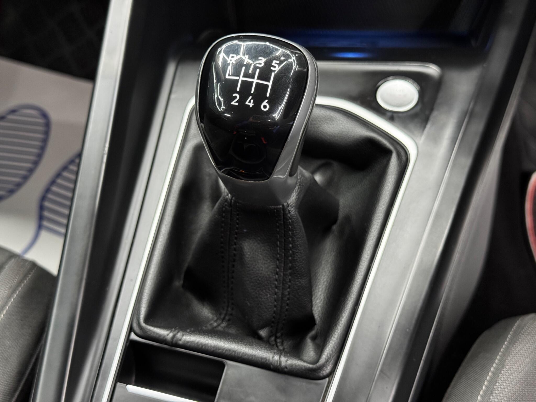 Volkswagen Golf view 27