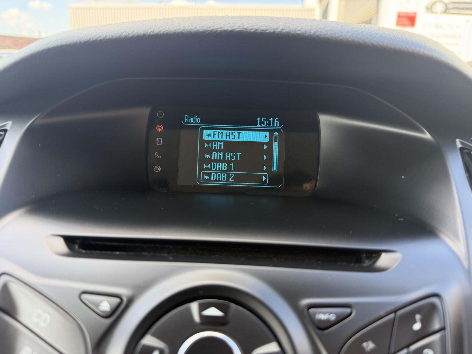Ford Focus view 32