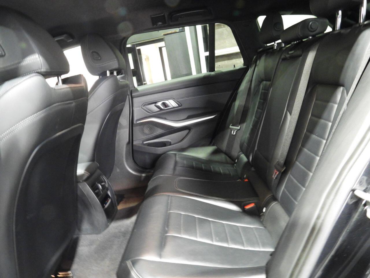 BMW 3 Series view 21