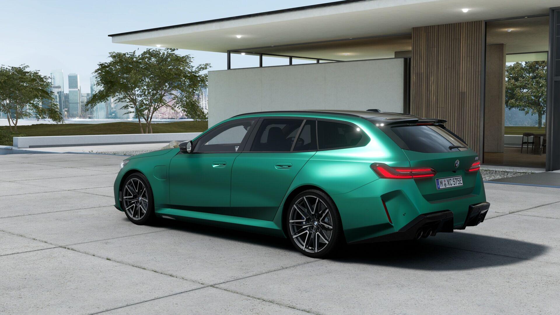 BMW M5 view 3