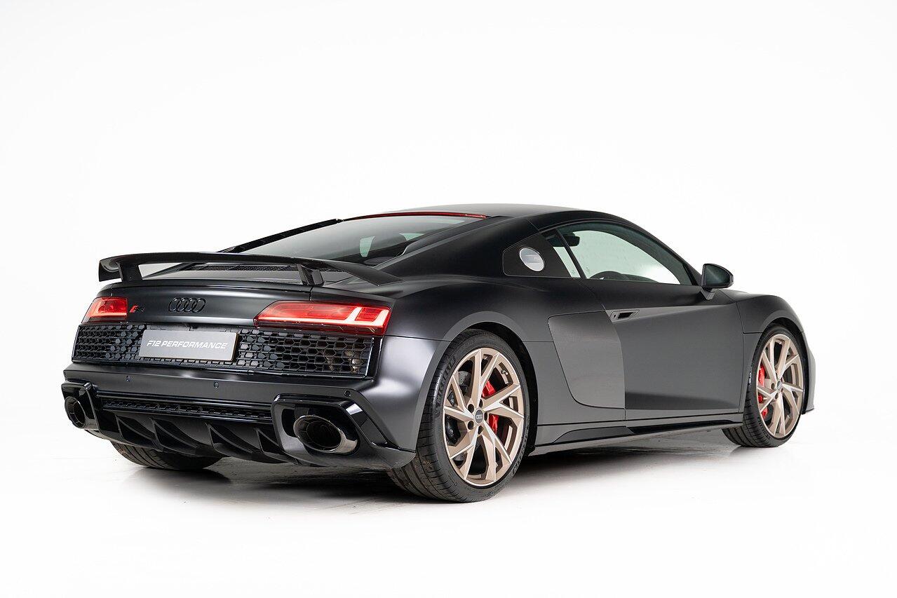 Audi R8 view 8