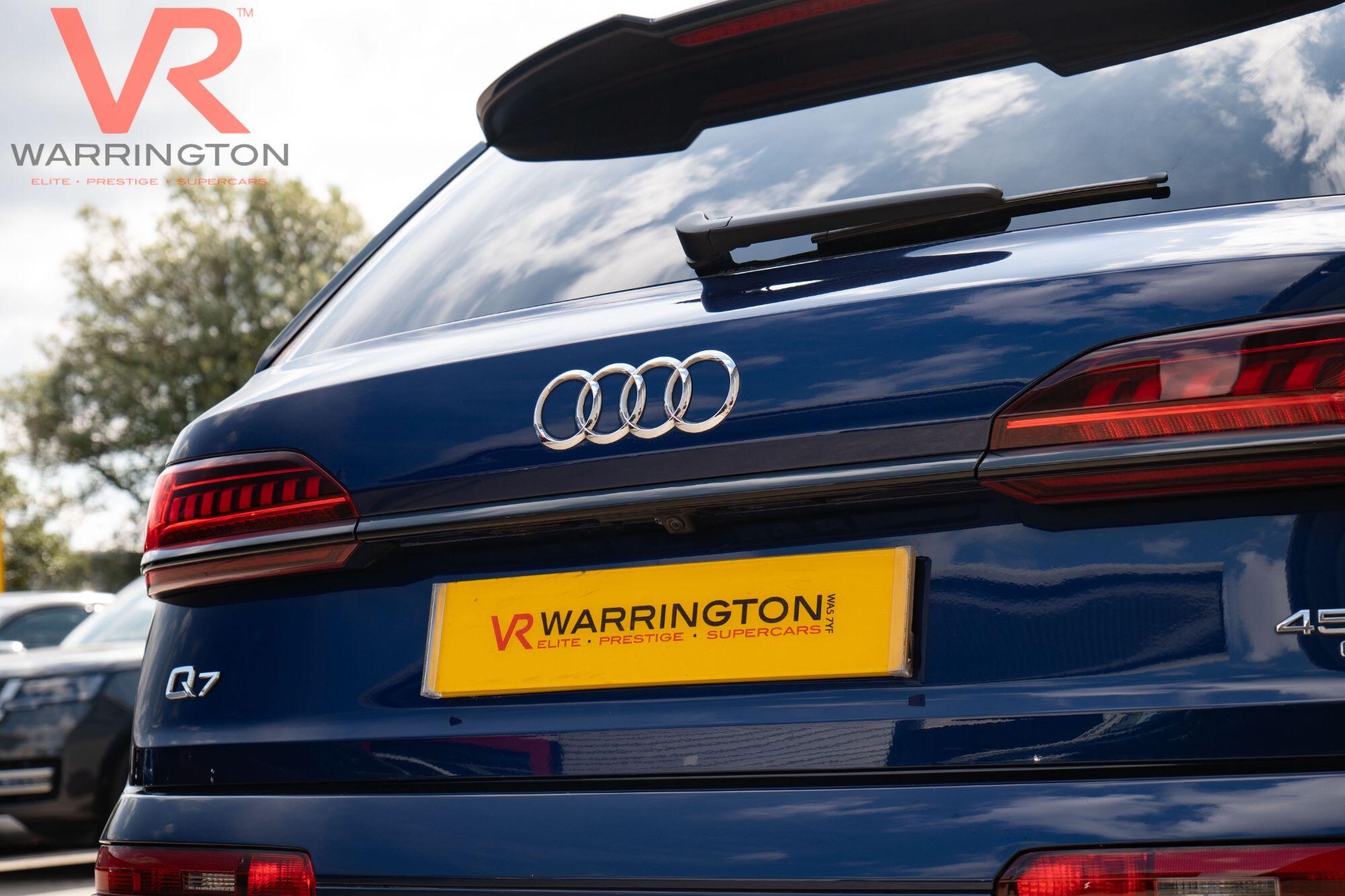 Audi Q7 view 42