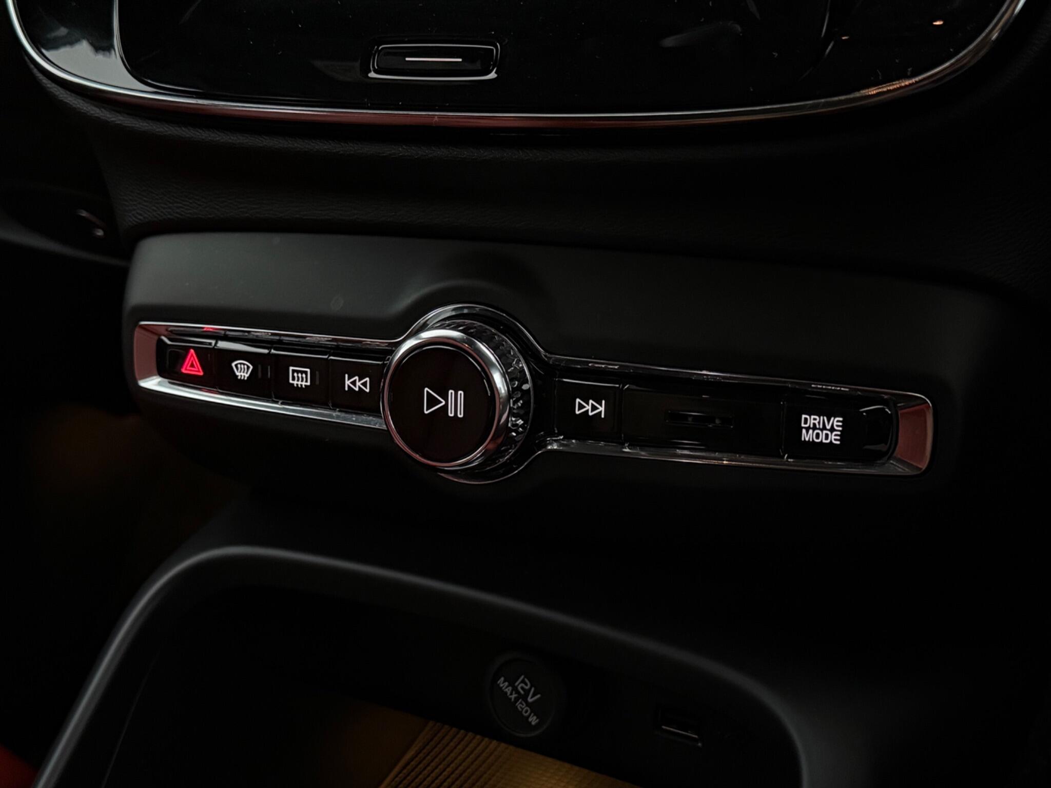 Volvo XC40 view 20