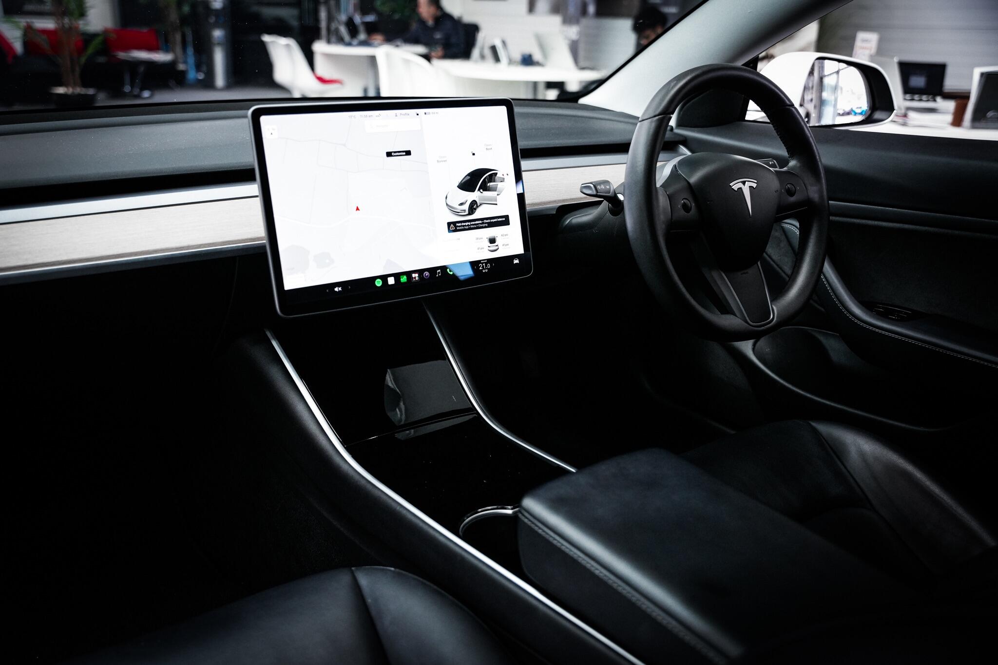 Tesla Model 3 view 22