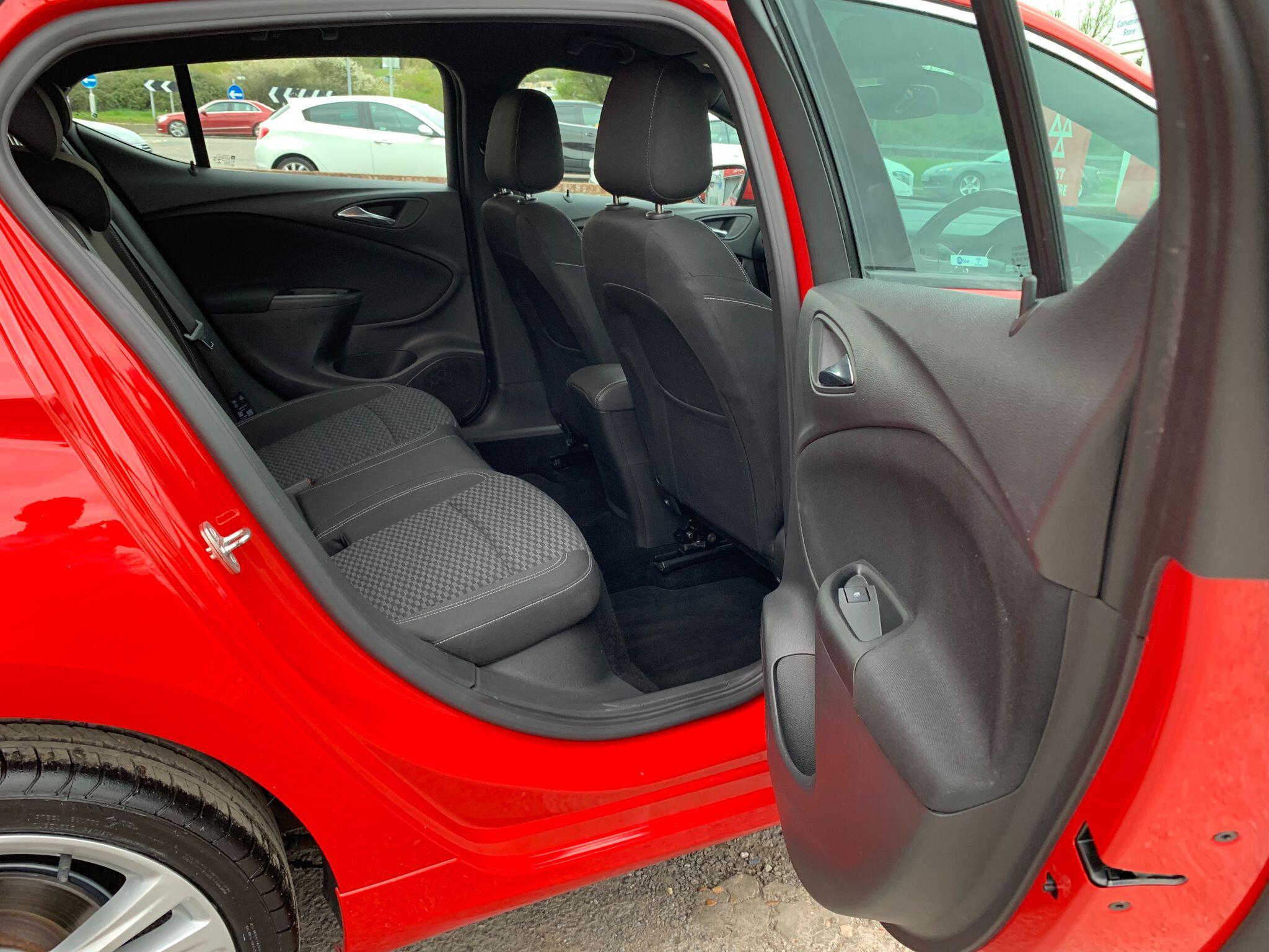 Vauxhall Astra view 16