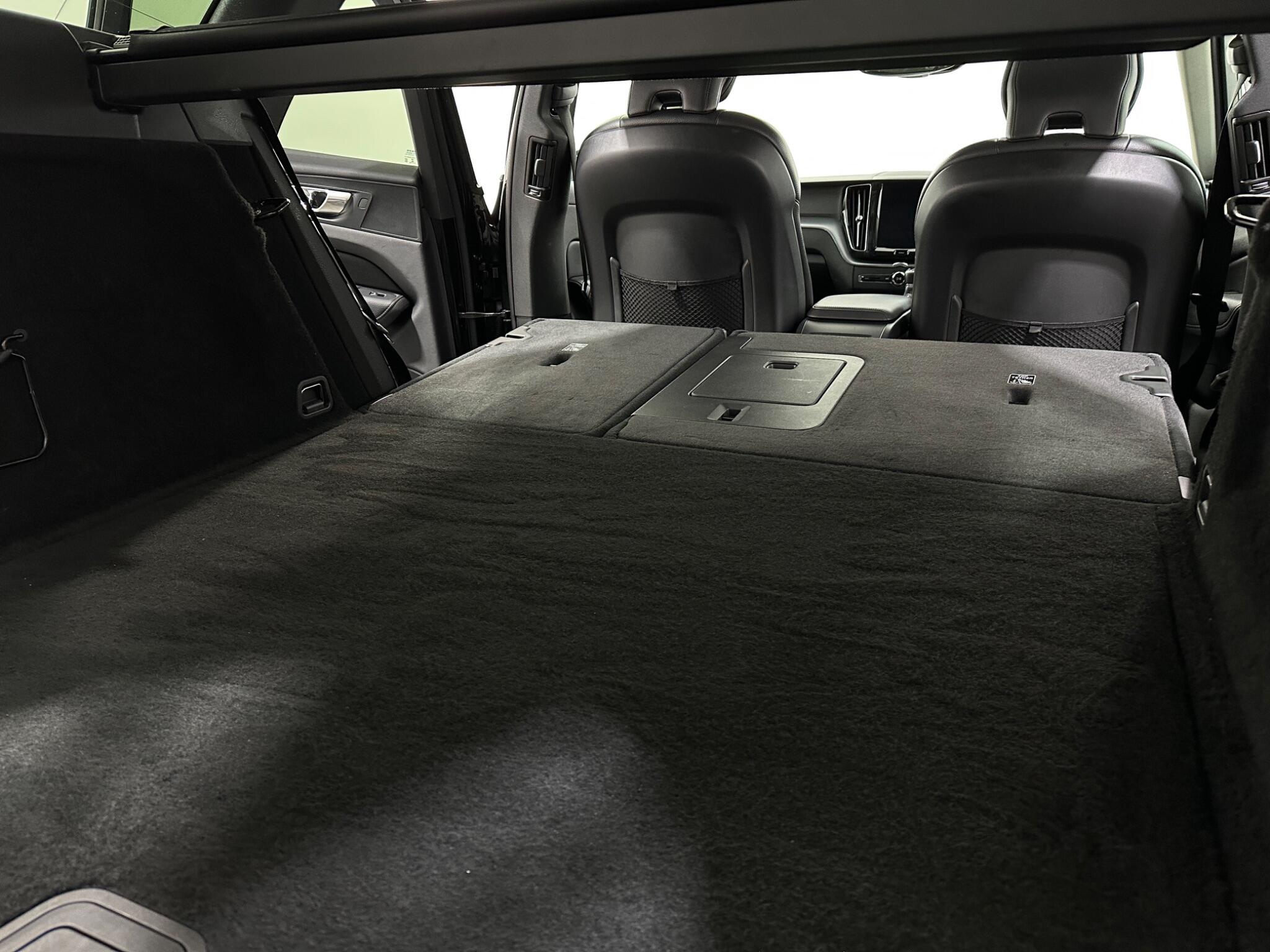 Volvo XC60 view 45