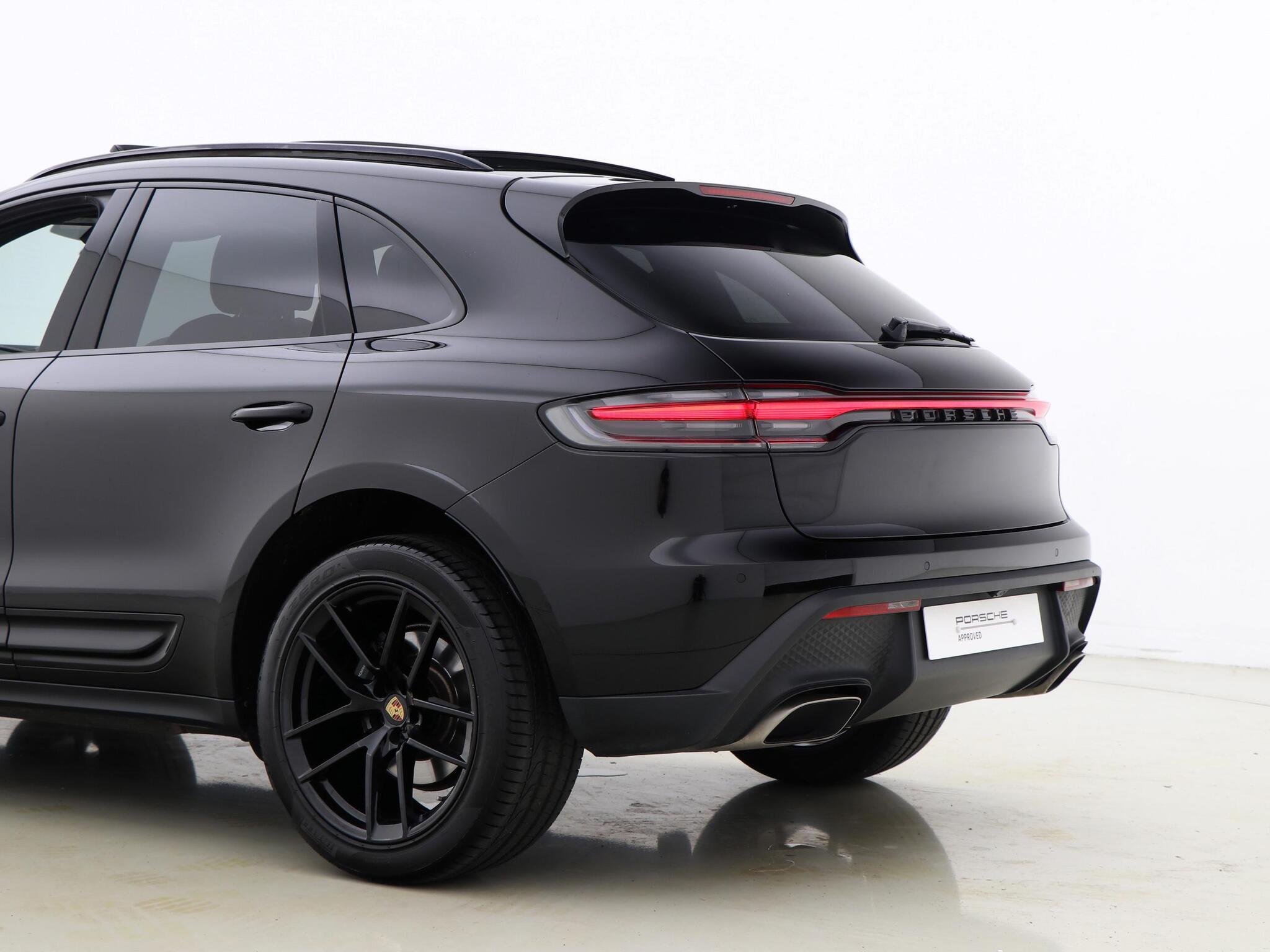 Porsche Macan view 23