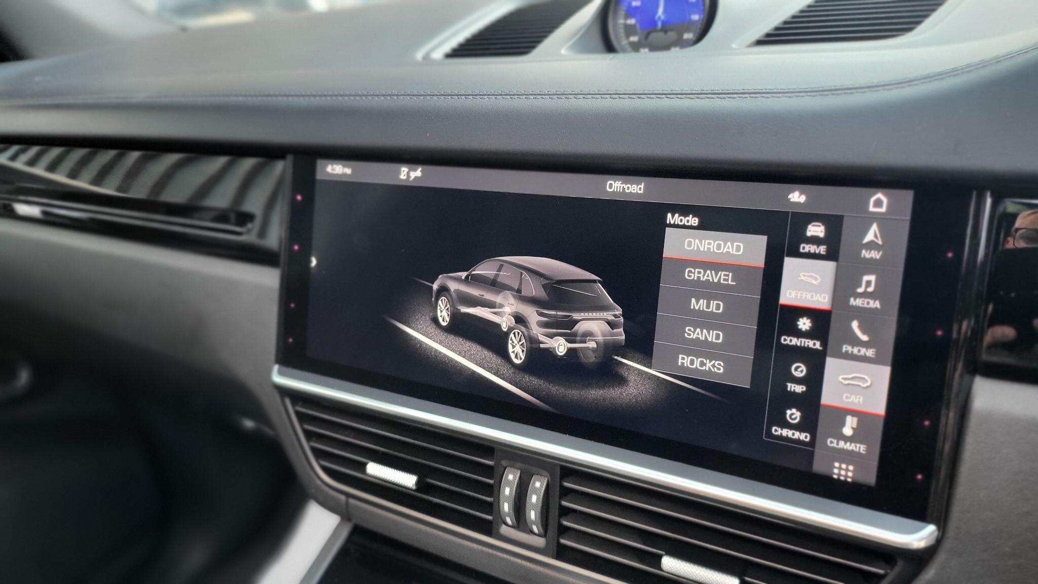 Porsche Cayenne view 32