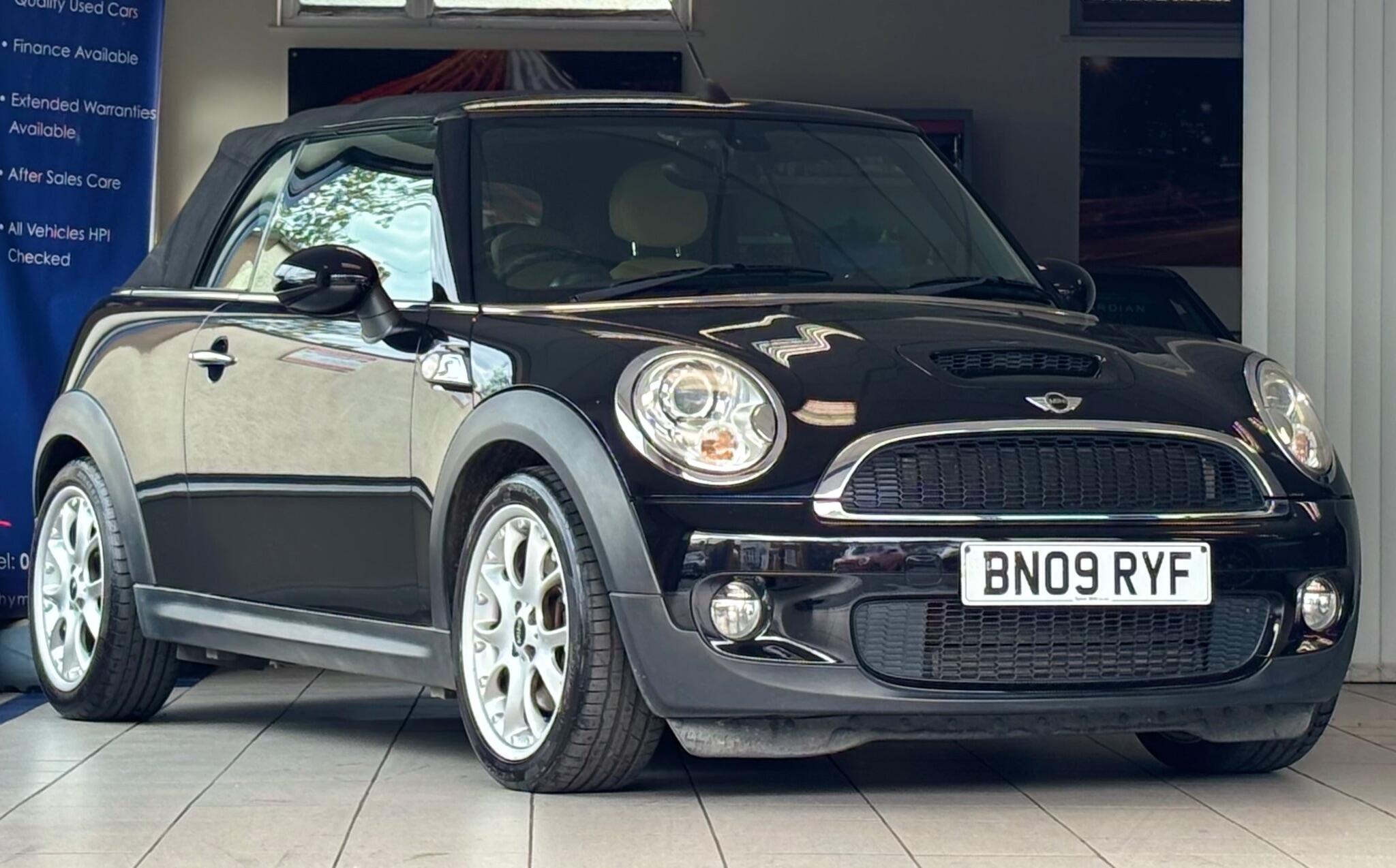 Mini Convertible view 5