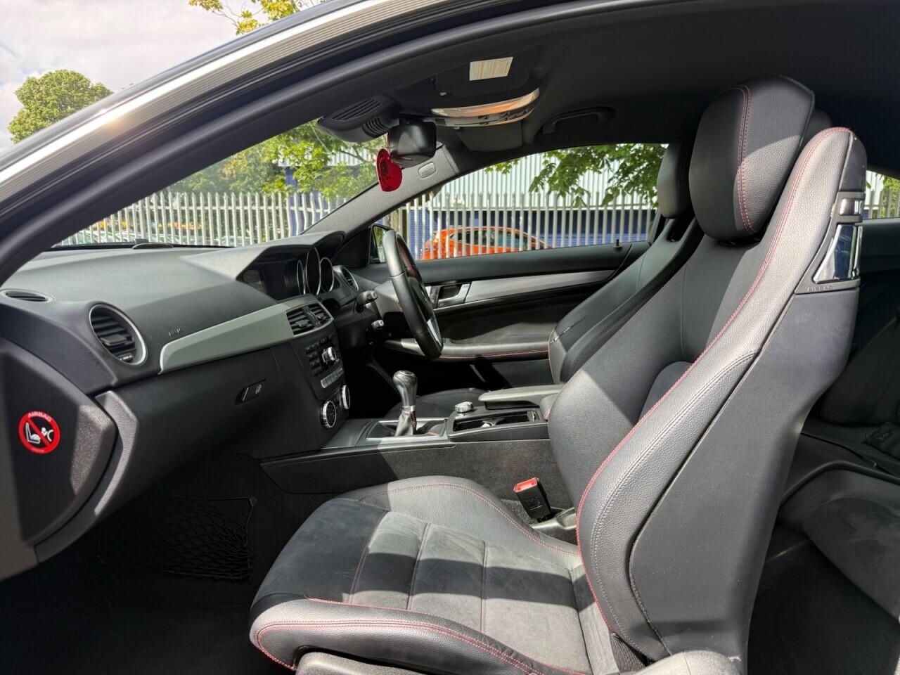 Mercedes-Benz C Class view 9