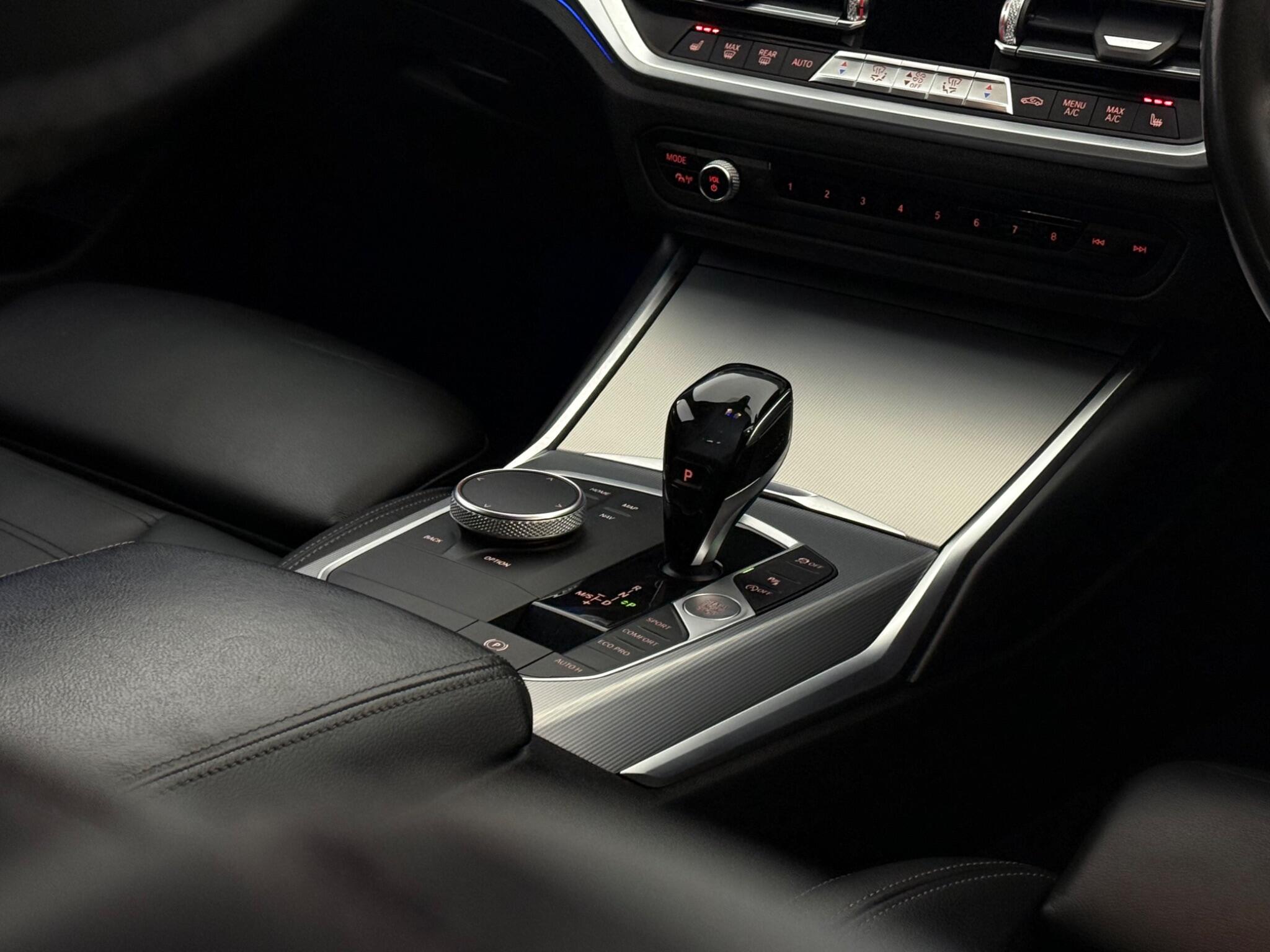 BMW 3 Series view 30