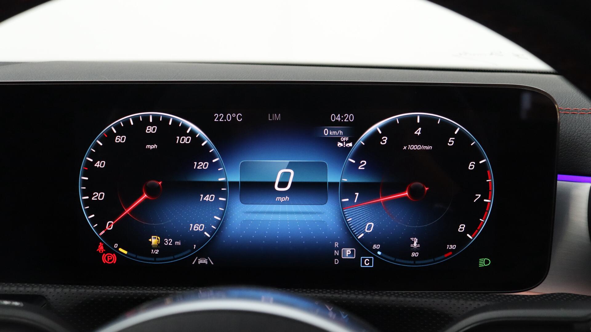Mercedes-Benz Cla view 11