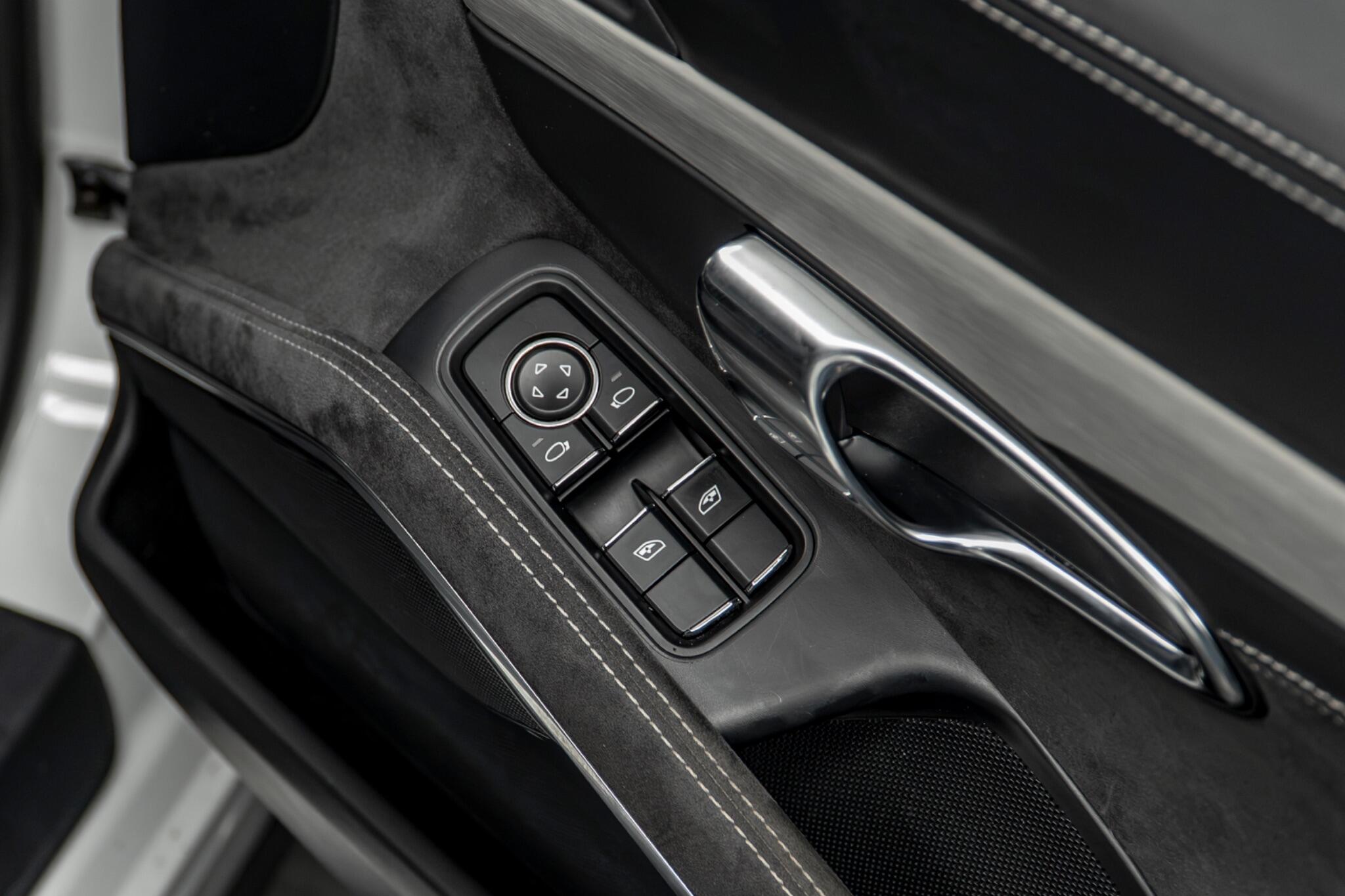 Porsche 911 view 36