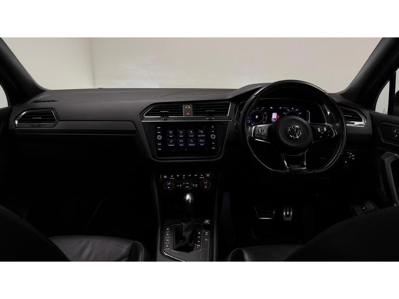 Volkswagen Tiguan Allspace view 23