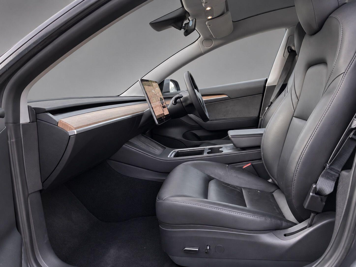 Tesla Model 3 view 31