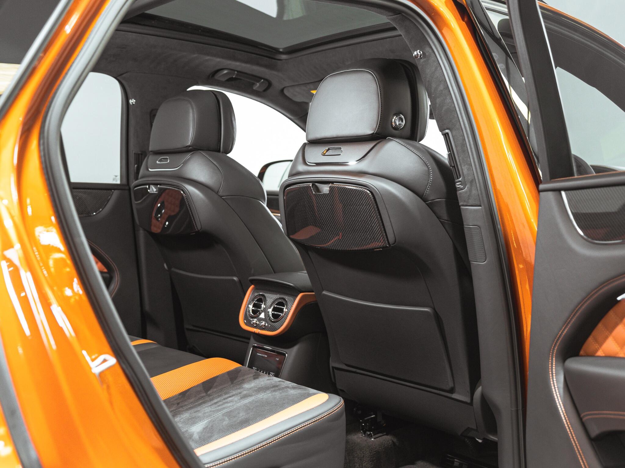 Bentley Bentayga view 32