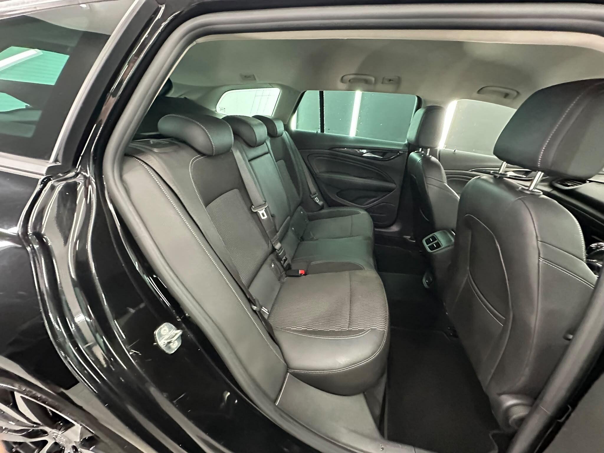 Vauxhall Insignia view 26