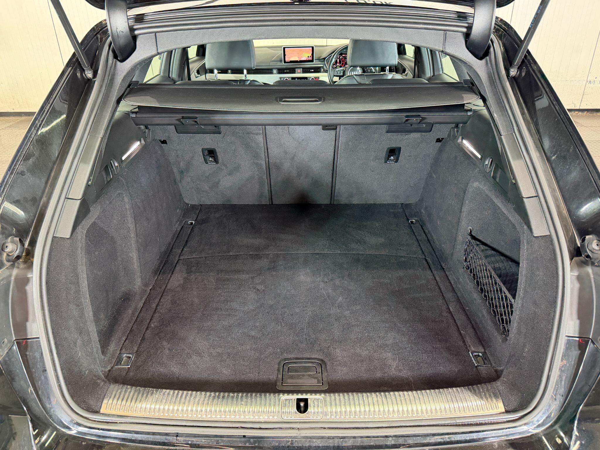 Audi A4 view 26