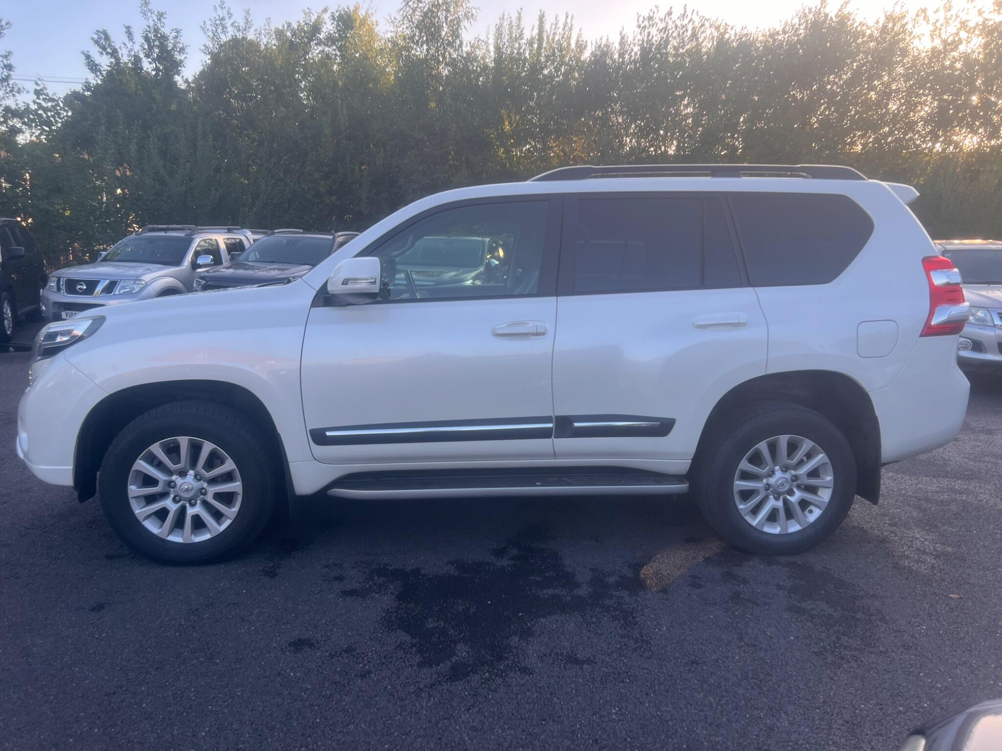 2014 Toyota Land Cruiser 3.0 D-4D Icon Auto 4WD Euro 5 5dr (7 Seats) • 43,921 miles image 5