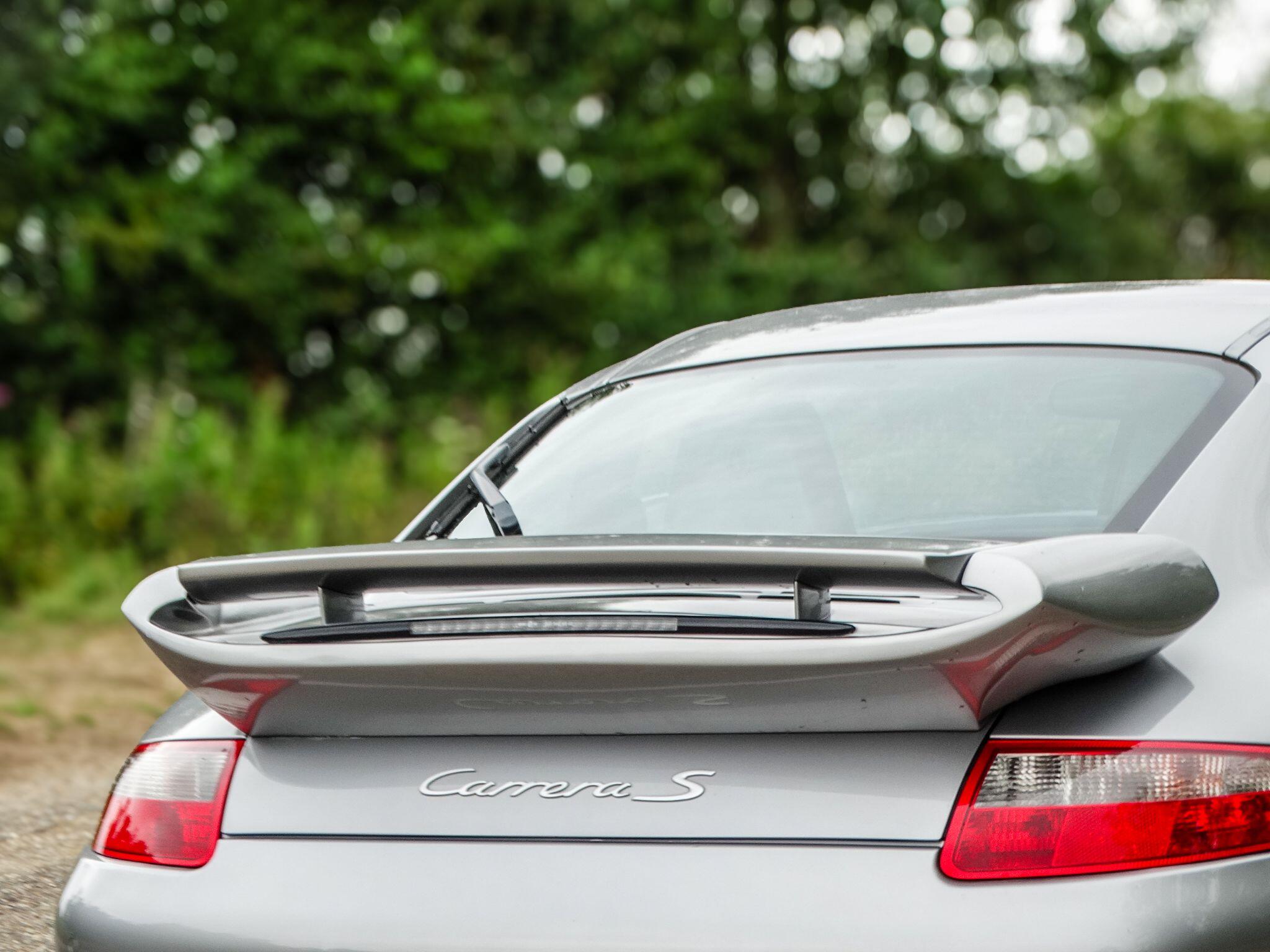 Porsche 911 view 12