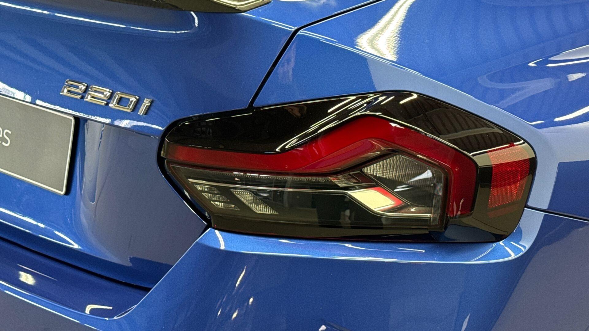 BMW 2 Series view 21