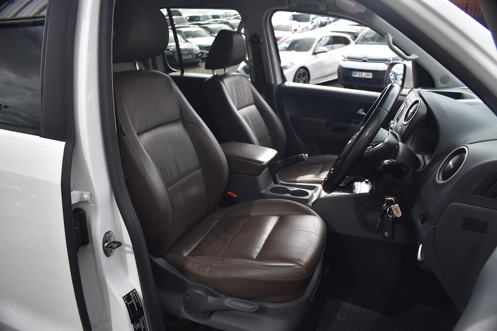 Volkswagen Amarok view 18