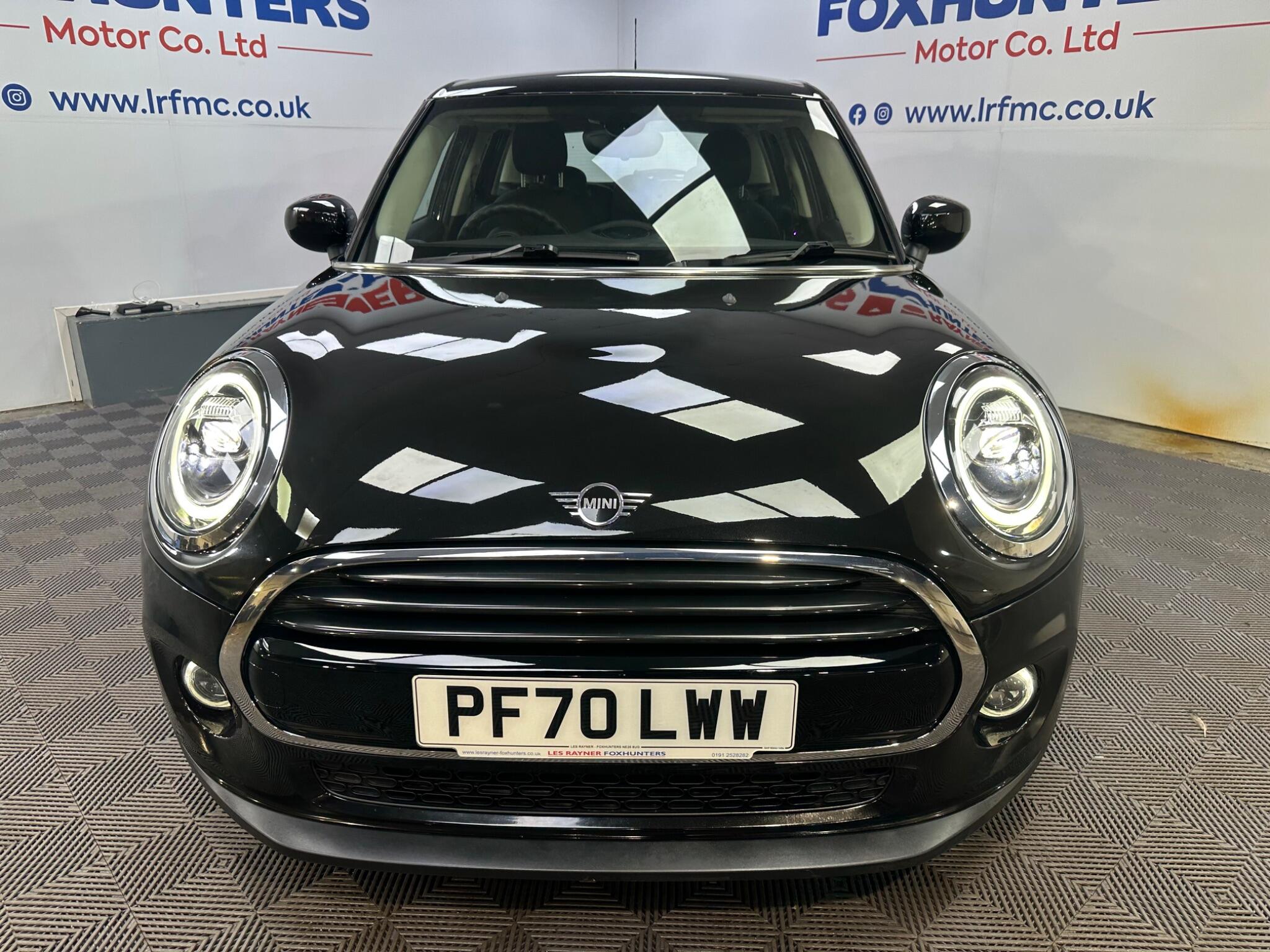 Mini Hatch view 4