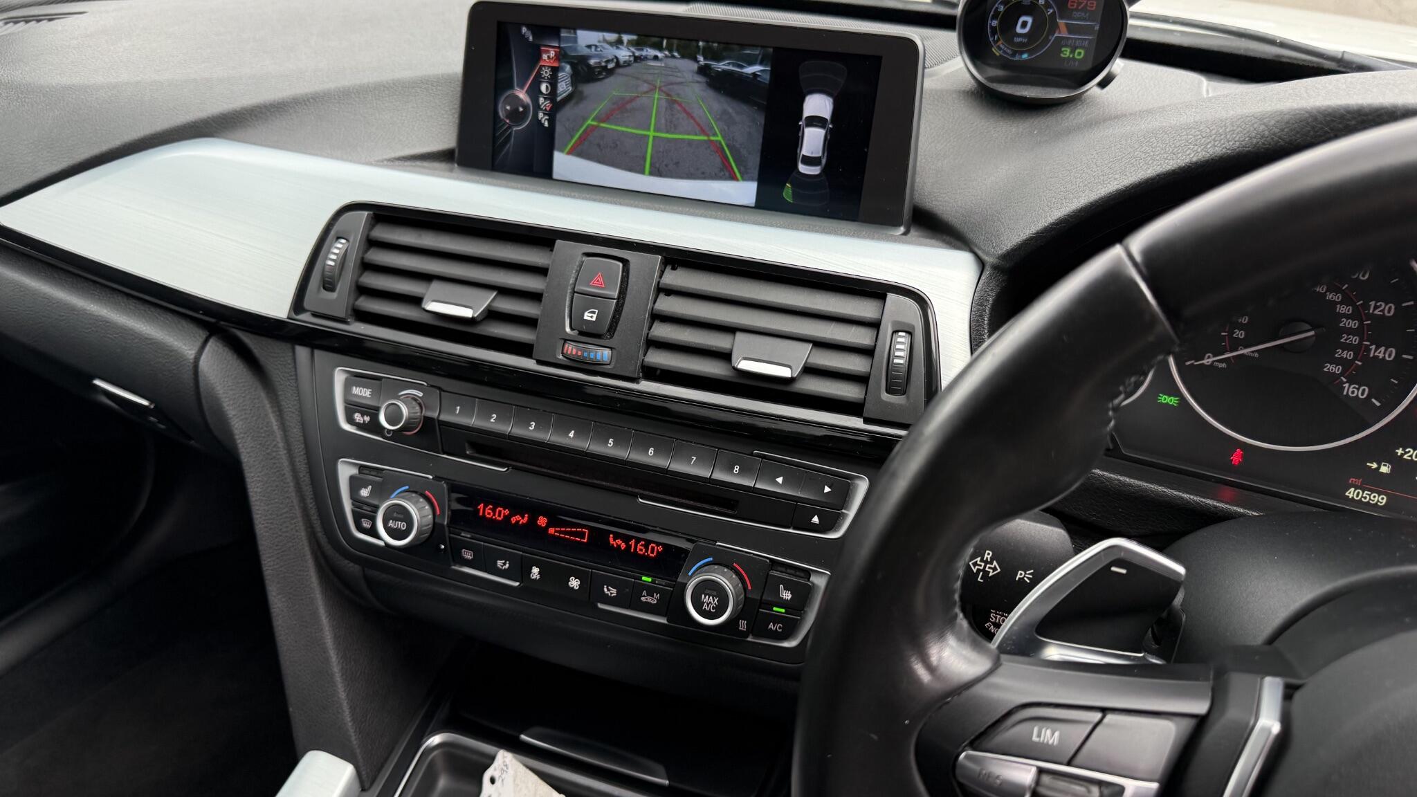 BMW 3 Series view 23