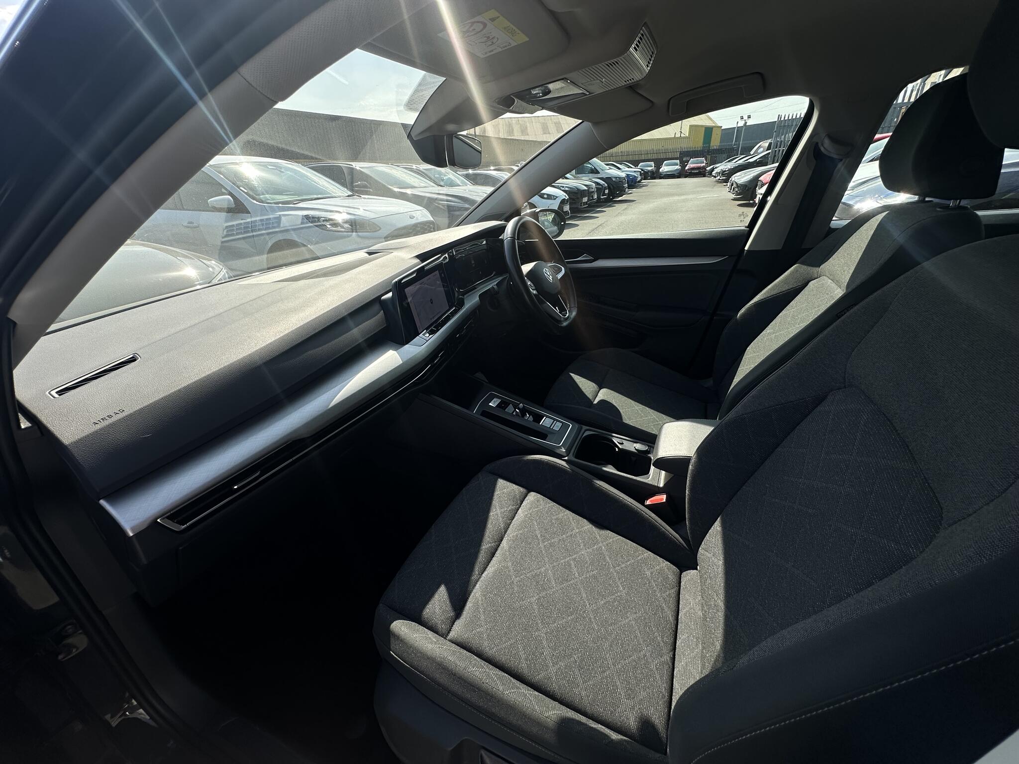 Volkswagen Golf view 33