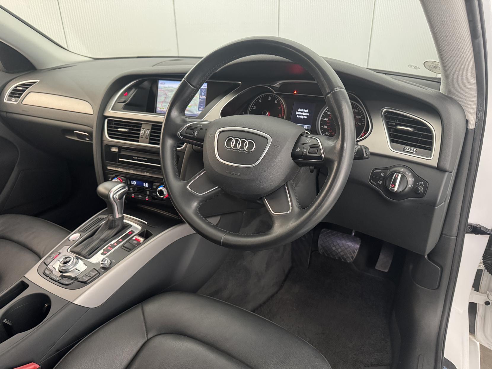 Audi A4 Avant view 57