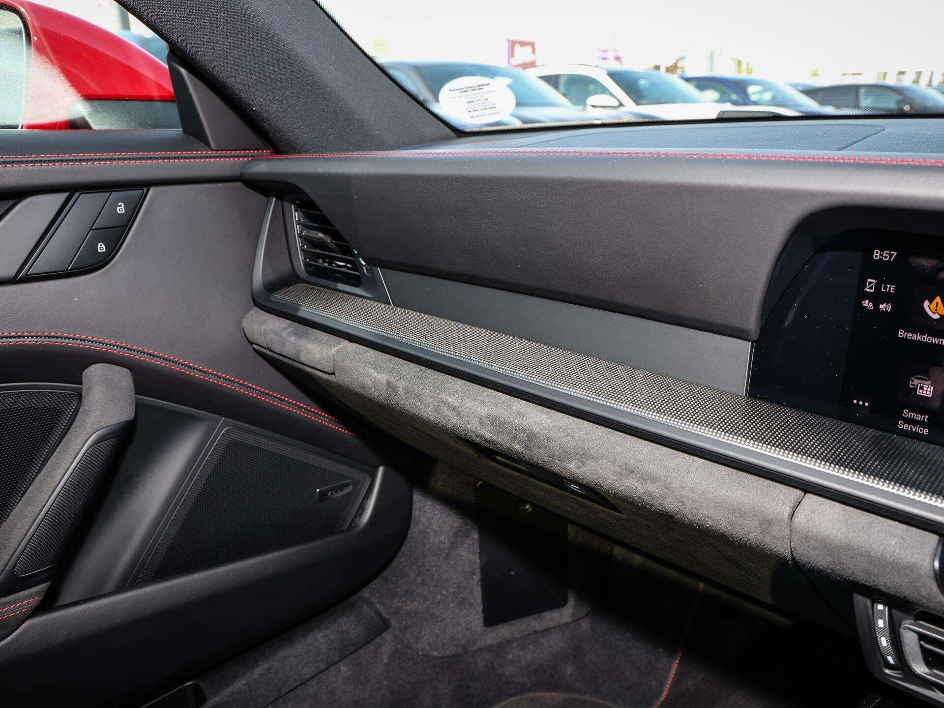 Porsche 911 view 25
