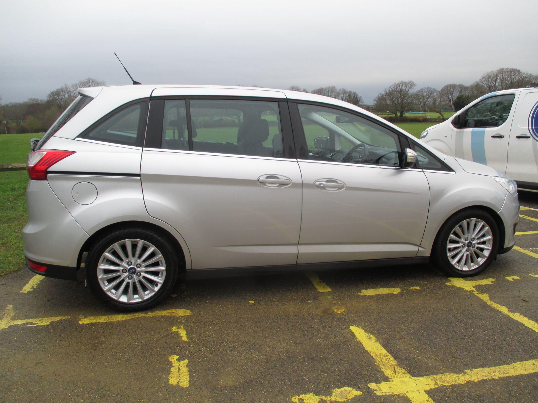 2016 Ford Grand C-Max image 8