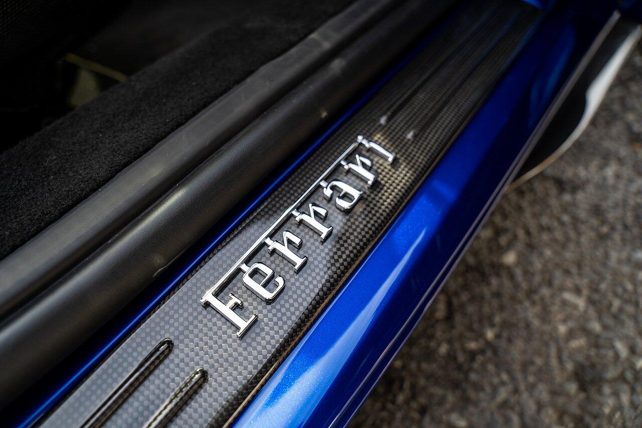 Ferrari F8 Tributo view 99