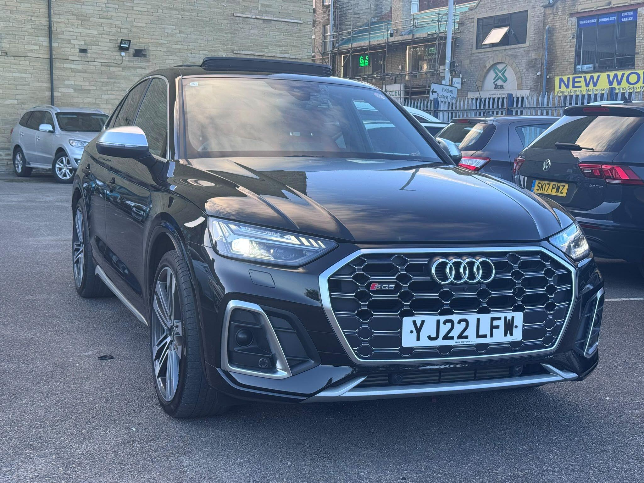 Audi SQ5 view 6