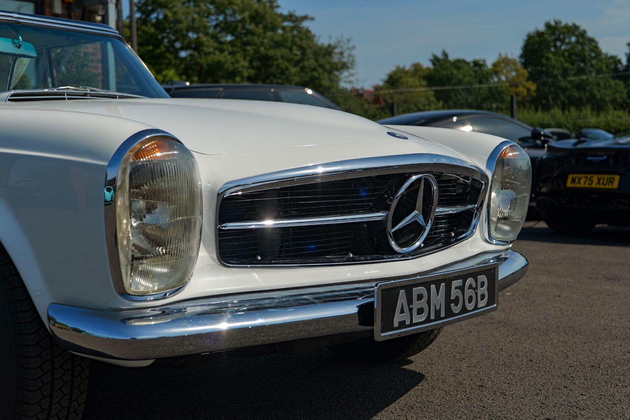 Mercedes-Benz 230 SL view 9
