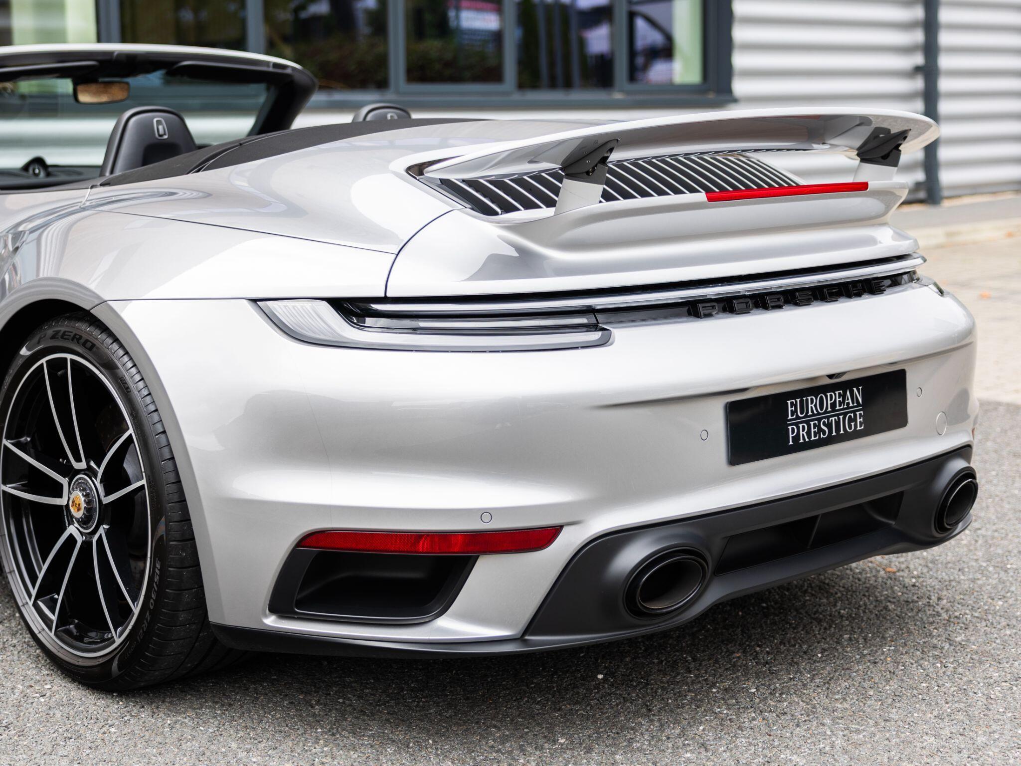 Porsche 911 view 25