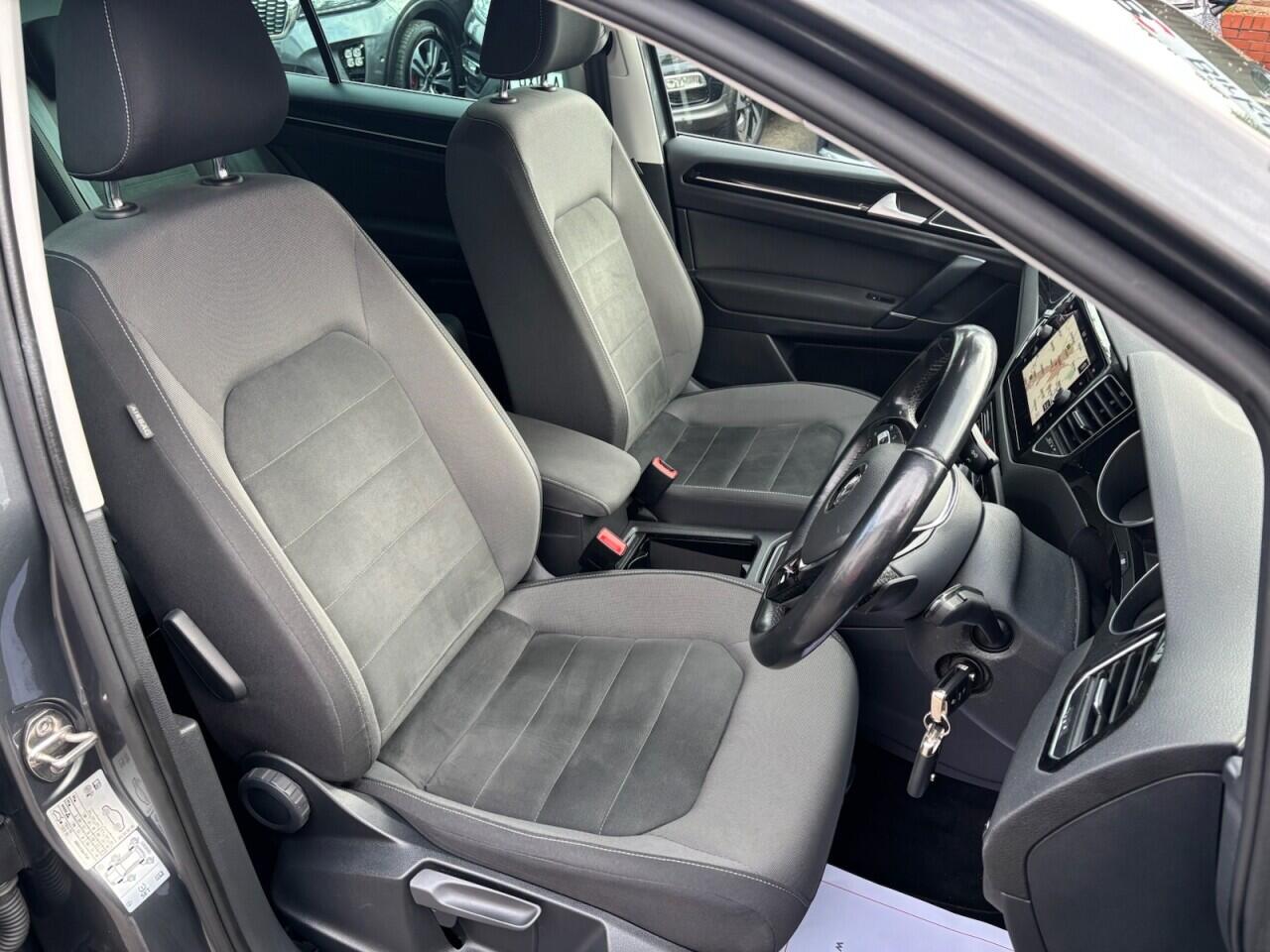 Volkswagen Golf SV view 13