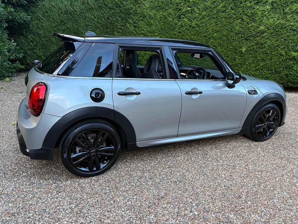 Mini Hatch view 34