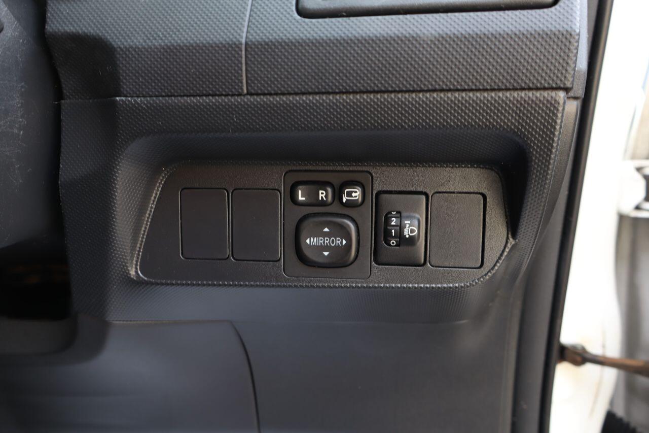 Toyota Auris view 8