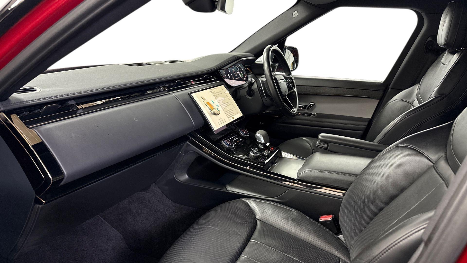 Land Rover Range Rover Sport view 3