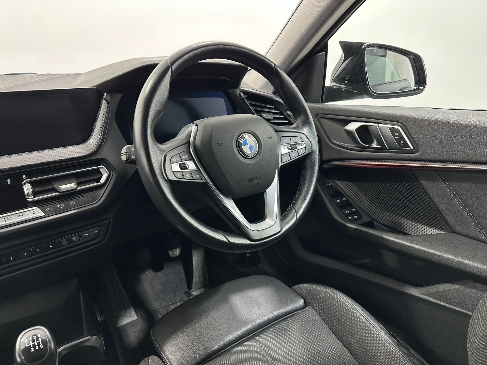BMW 2 Series view 12