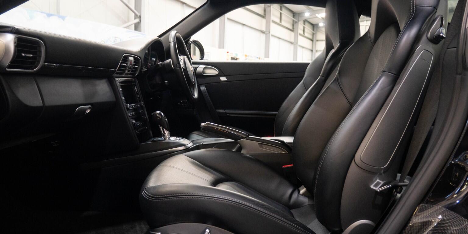 Porsche 911 view 18