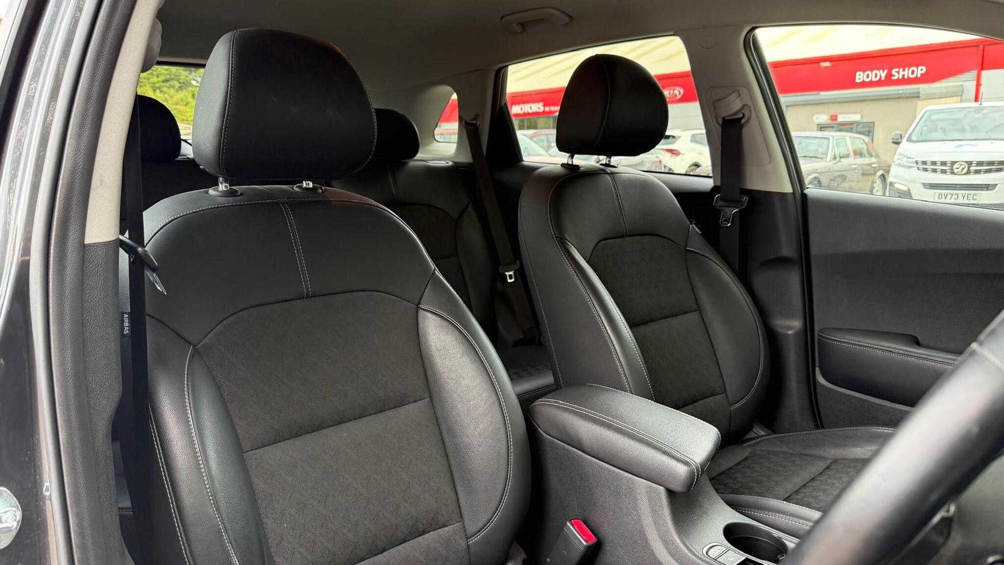 Kia Niro view 23