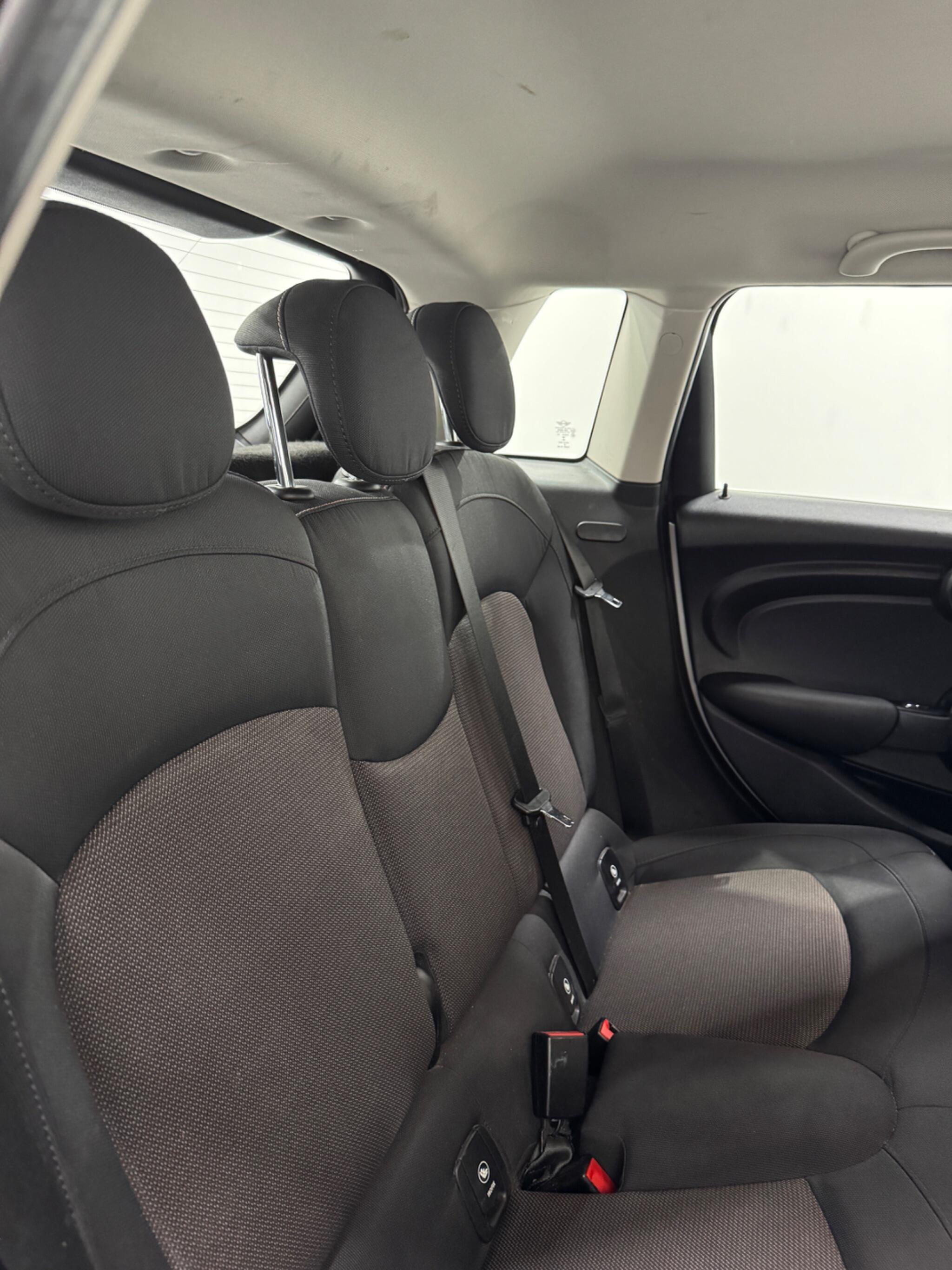 Mini Hatch view 13